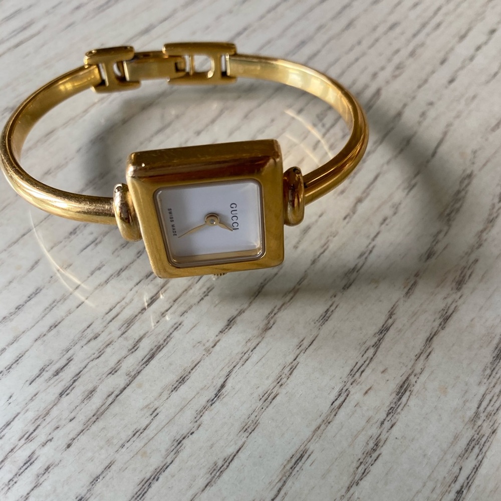 Gucci watch Gold